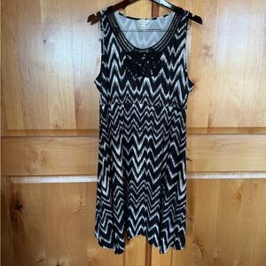 Soma Sleeveless Dress With Gathered Waist. Shark Bite Hem. Lace Detail. Size XL